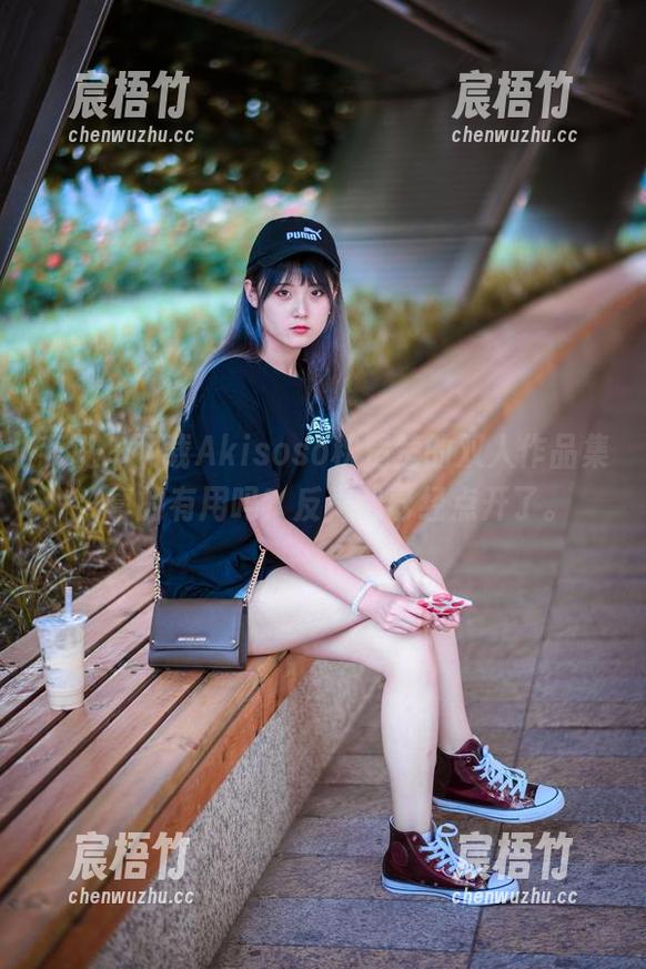 我说，下载Akisoso秋楚楚的双人作品集，真的有用吗？反正我已经点开了。