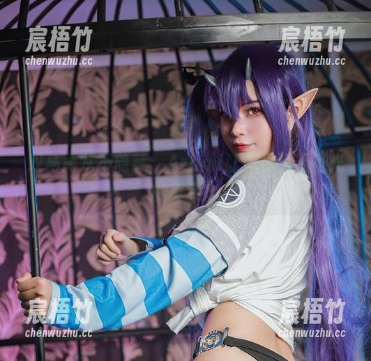 双马尾从不隐藏，Azami让你见识无圣光的真实。