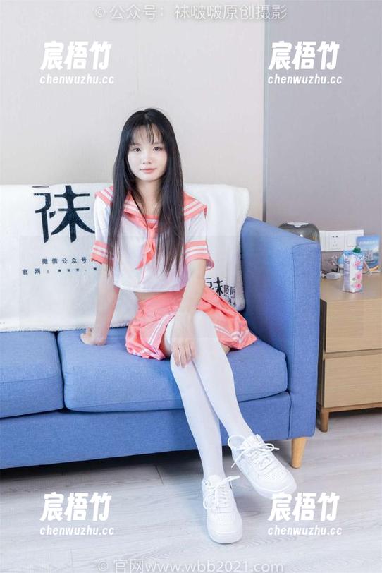 BoBoSocks袜啵啵 - 小甜豆的透明高跟鞋作品，网盘让我轻松下载！可这流量，真让人心累