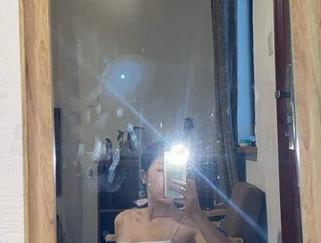 微密圈 – 白色私拍？Cool文茜的图集让我思考：衣服比人重要吗？