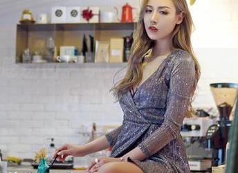 Feilin嗲囡囡 – 瞧！方子萱美足在此，图包都不够看！