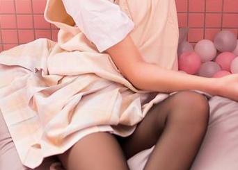 Feilin嗲囡囡 – 听说施忆佳KITTY的眼镜写真，分享给你不一样的看到新视野！