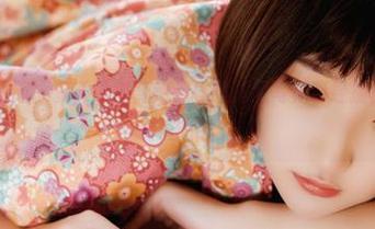 GIRLT果团网 – 夏天才刚开始，松果儿的写真已经提前送上太阳的打击报告！