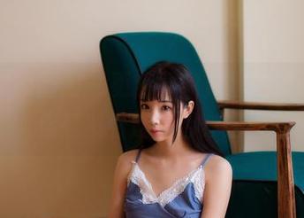 GIRLT果团网 – 更新！图库里的黄歆苑，你赶紧看这黑色穿搭！