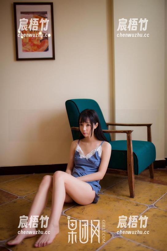 GIRLT果团网-黄歆苑 GIRLT果团网 - 更新!图库里的黄歆苑,你赶紧看这黑色穿搭!