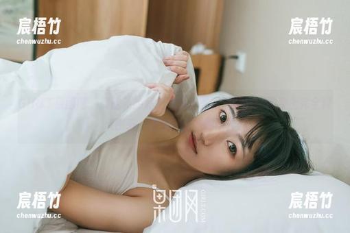 GIRLT果团网 - 黄歆苑的私拍写真，圣诞的魔力在她身上完全释放出来，注意力根本挪不开。