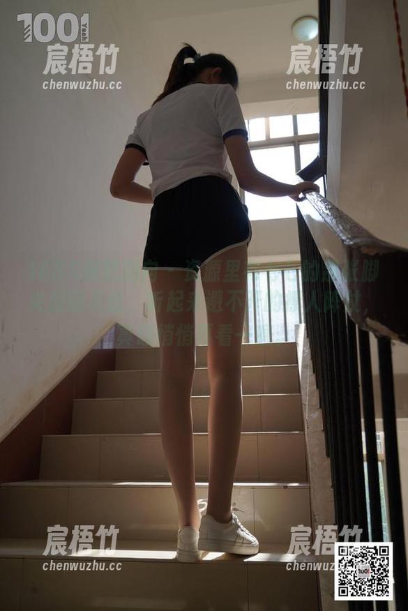 IESS异思趣向 - 资源里有七七的那张脚尖加固灰丝，听起来避不开的撩人阵仗，真想悄悄再看一遍。