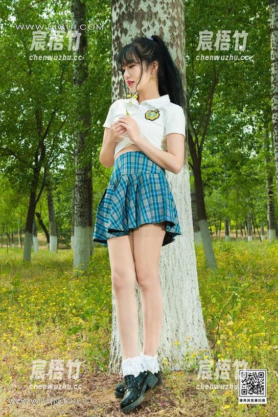 Ligui丽柜 - 高清奈奈女仆，套图下不止是服装，还有那种情绪