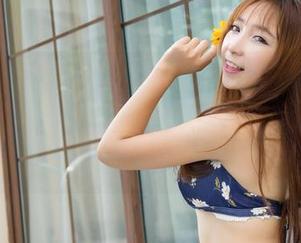MiStar魅妍社 – 夏倪可ella最新写真，甜得像糖果箱子掉进了海里，香飘四溢的那种。