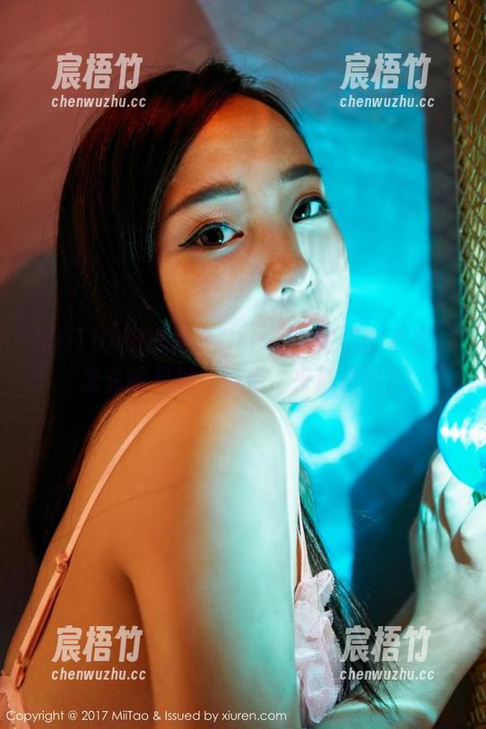 MiiTao蜜桃社 - Cris_卓娅祺的毛衣，怎么能只用‘好看’来形容呢？
