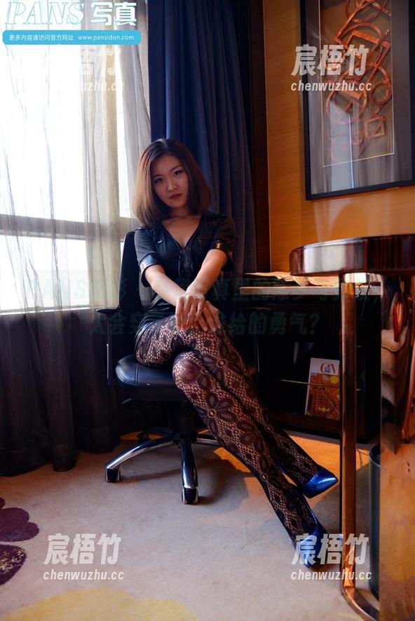 PANS摄影 - 私房写真里的陈梦与豹纹，太会穿了吧，谁给的勇气？