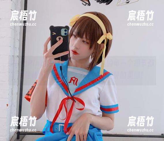 PingPing的梅芙写真，图片里的每一个细节都像是秘密信号，需要破译才能理解的美丽！