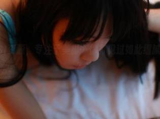 免费的ROSI资源，专注于美脚…你有见过如此细腻的脚趾头吗？