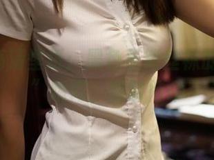 ROSI高清壁纸：黑色长筒丝袜的“魅惑”瞬间，随时待命