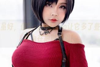 水手服虽好，但SayoMomo让它多了些海花，以为在拍时装周！