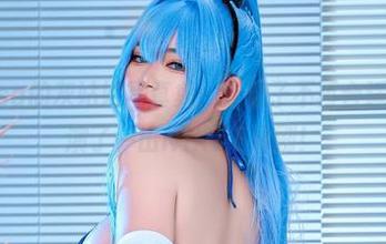 Tiny Asa的灰姑娘写真集:当鞋子不再合适,我们上演了一出NIKKE闹剧!
