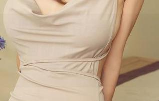 UGirls尤果网 – 看着凌希儿的美图，在天台上整个画面都能成为独一无二的资源，羡慕死了。