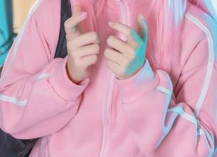 Umeko J的浴室美图,咋会让我对水龙头有了好奇心?
