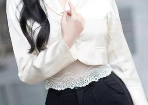 XIAOYU语画界 – 再来一组芝芝Booty的黑丝翘臀套图，看看这身姿，果然有她的风格在。