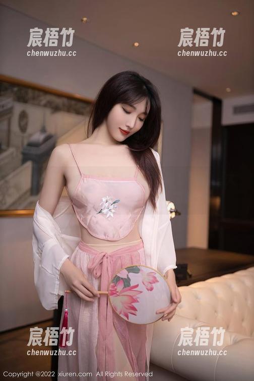 Xiuren秀人网 - 夏旖诺的美足写真：大胆向外界展示“我穷得只剩脚”
