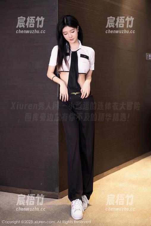 Xiuren秀人网 - 小逗逗的连体衣大冒险，图库旁边总有你不及的精华精选！