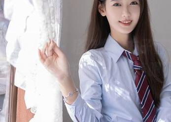 Xiuren秀人网 – 精选学姐方子萱写真，色气满满，也许连书都能养眼了？