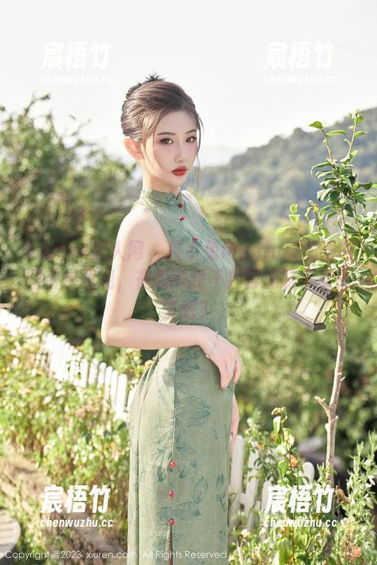 Xiuren秀人网 - 星小兔Meetu的和服在图片中展现，在线的我不会再满脑子草莓了吧？