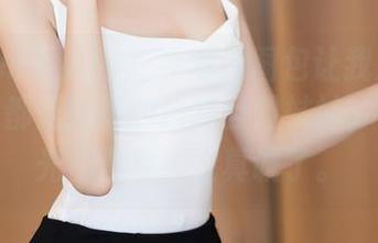 Xiuren秀人网 – 手里的图包让我想起了每一张都是温柔的猫咪巨臀妹妹，一点圣光都没有，太真诚了。
