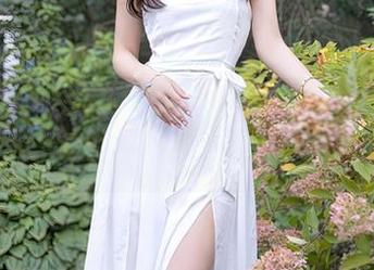 Xiuren秀人网 – 向菲菲吃不胖这款内衣学习：美图加壁纸，双重体验让我心机玩转