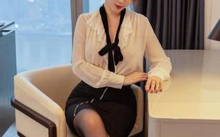 YouMi尤蜜荟 – 旗袍写真里的周琰琳LIN，分享曲线美，总有人说我太善变