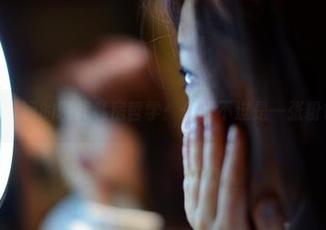 pans – 夏涵的现代私房哲学：你我不过是一张粉色美图！