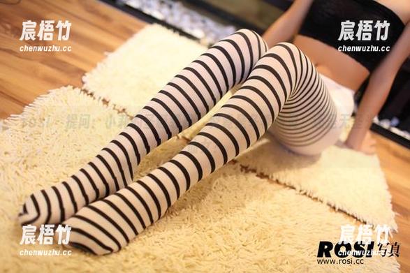 rosi - 提问：小莉的圣诞装扮，究竟是冬季精灵，还是无圣光小仙女？