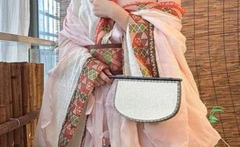 拯救普通眼镜的全集：不呆猫的写真比你想象的更出彩！
