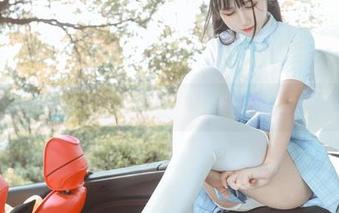 不呆猫每天一套JK制服，在线约吗？原图等你点赞！
