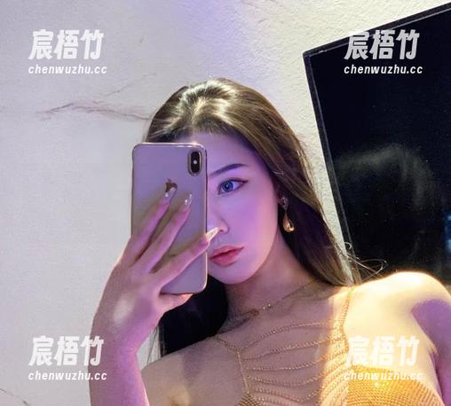 微密圈 - 注意！不爱笑的赛琳的奶牛女仆写真，一秒里全是治愈！