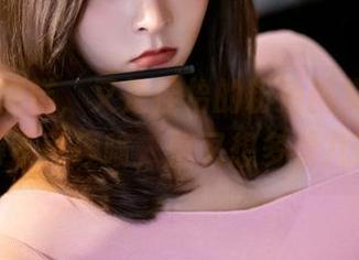 丽柜 – 糟糕，又是佳怡的粉色图集更新，变得不可理喻，但又想多看几眼。