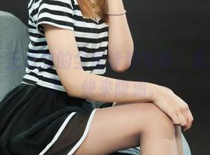 丽柜 – 王欣竹的全套泳装写真，夏天太热了，快来降温。