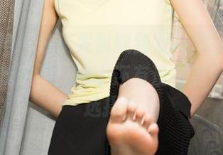 克拉女神 – 从长发飘飘到双马尾，佳莹的美图让我想问：世上还有没有更好的发型选择？
