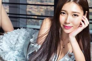 克拉女神 – 呐，杨暖女孩的写真集，原图中藏着的不仅是不寻常的视角，还有不为人知的小情绪。