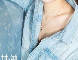 克拉女神 – 在盈盈的美腿高清写真集里，总有一腿横扫我的注意力！