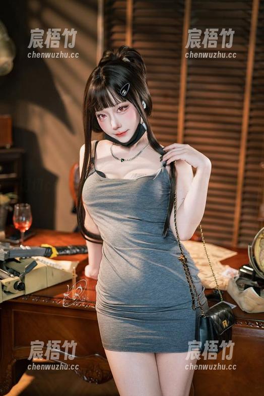 切切celia最新制服套图，果然是又衣服又人都很戳啊。
