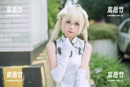 向小圆带来的蓝色之夏，原图让人流连忘返，更新也让人充满期待，就像那海风一样。