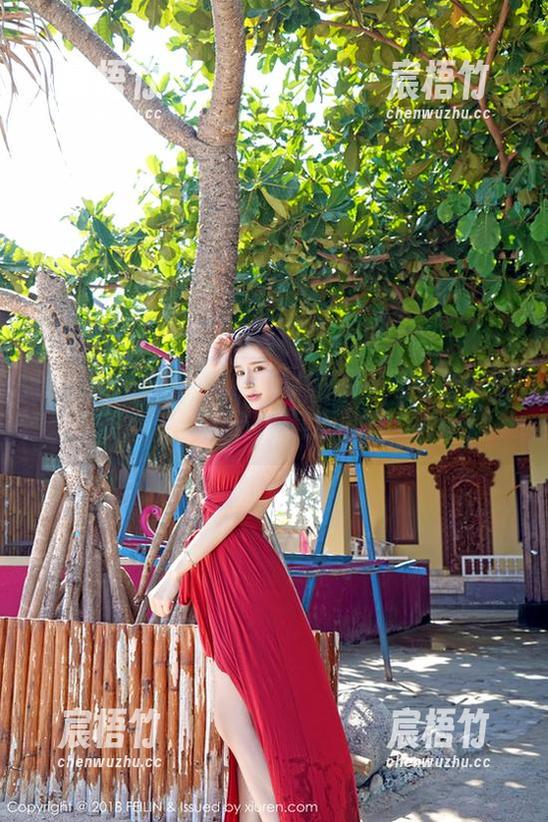 嗲囡囡 - 施忆佳KITTY在透明与原图中游荡，精选无意间的美