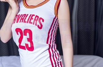 头条女神 – 王一涵的校服写真合集——字母也在悄悄告白