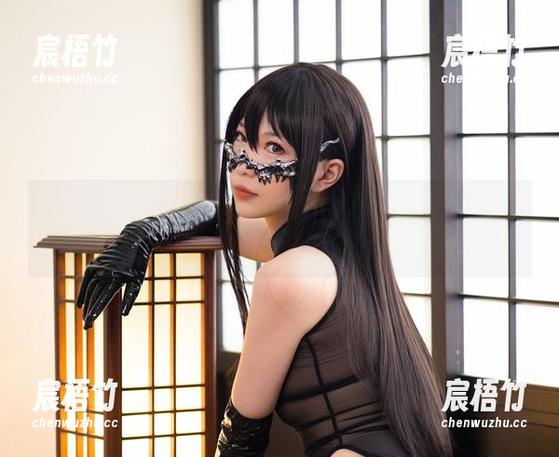 嗨，妖少you1的《战场原黑仪》在线啦，原图里的神态，掉进去不敢出来。