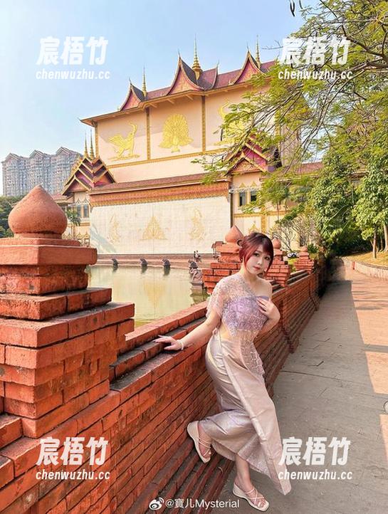 宝儿mysterial的网袜，原图无圣光，像是某种自我的霸气宣言。