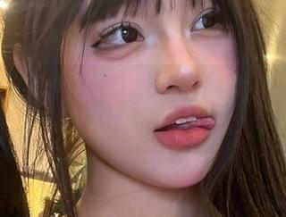 微密圈 – 这照片是为中秋定制的女仆？小u优优子果然不走寻常路。