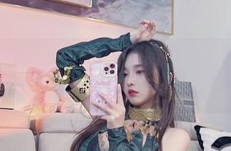小小奶瓶儿私房美图，珍珠人鱼加长版，天哪这配色绝了吧！