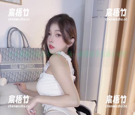 小小奶瓶儿的资源分享，每一幅都像是在说小秘密。