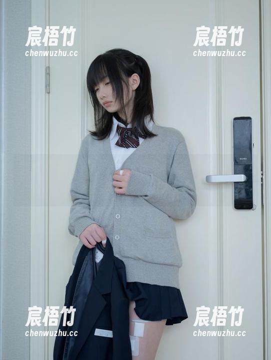 少女秩序 - 是谁在网盘里放了小葵的美足，真应该给照片投个票。